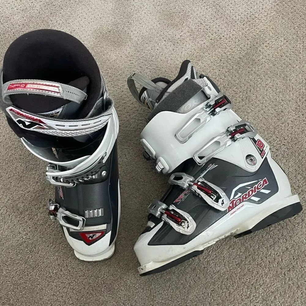 Nordica ski boots - Picture 2 of 5